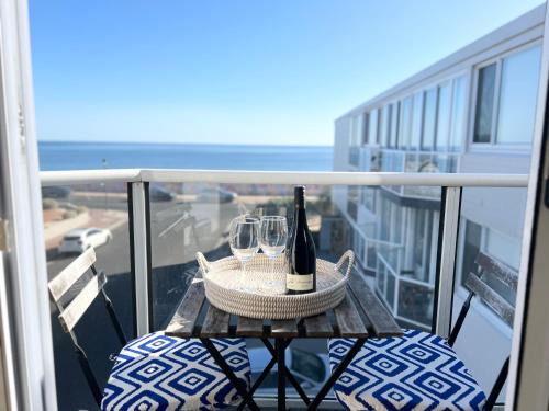 Glenelg South Apartment | Beachside retreat with ocean views in Glenelg