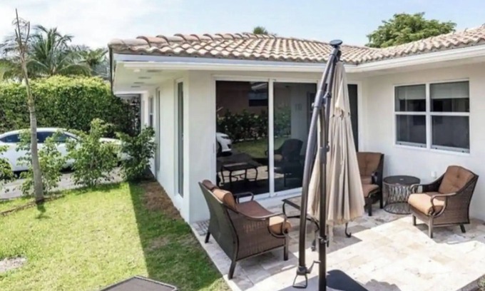 Lauderdale-by-the-Sea House | Beachside Home with All Amenities! 3 Homes from the Beach