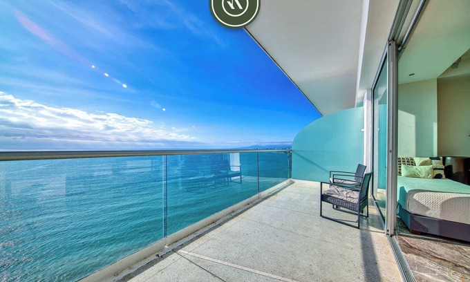 Fluvial Vallarta Apartment | Beachview Luxury 3 BR Condo - Pools - Beach