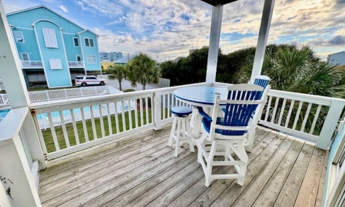 Atlantic Beach Apartment | Beachwood Bliss; Oceanview Condo in Atlantic Beach