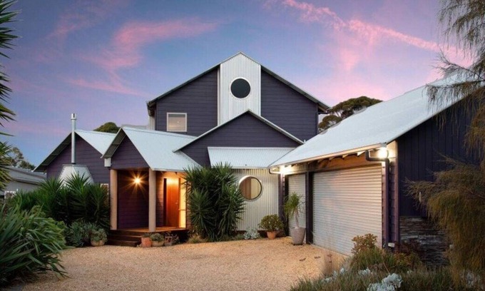Cowes House | Beachwood Retreat for Ultimate Relaxation