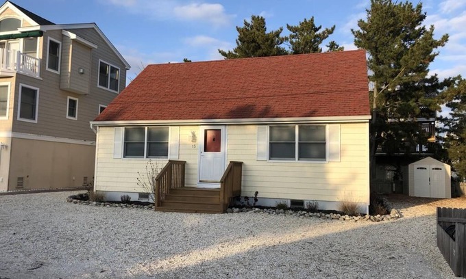 Holgate House | Beachy cape cod perfect for families