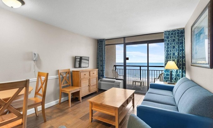 Myrtle Beach Hotel | Beachy Oceanfront Suite 7th Flr With Breakfast