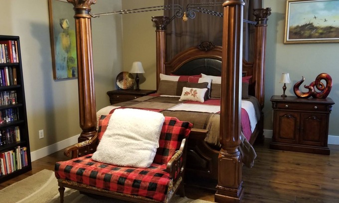 Princeton House | Bear Cabin 14 minutes from US75 and SH121