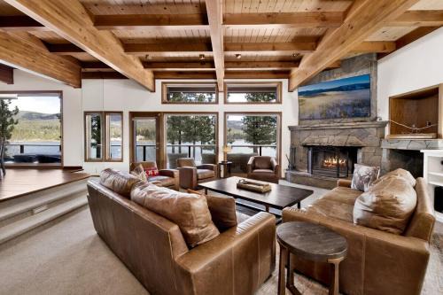 Big Bear Lake House | Bear Lake Lodge Lakefront Incredible Lake House Chalet
