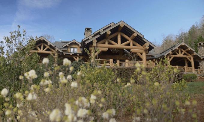 Cleveland Cabin | Bear Paw Luxury Estate Lodge