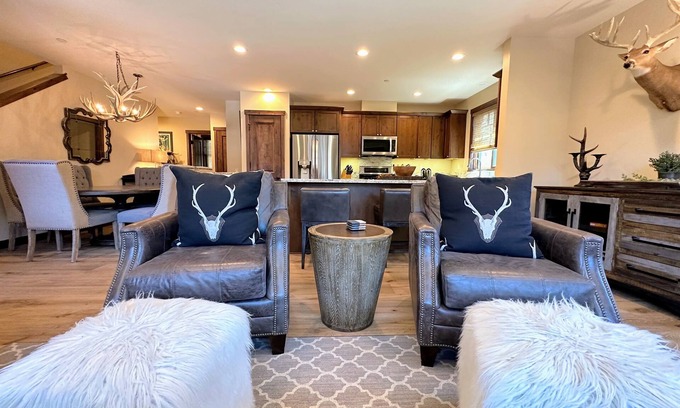 Mammoth Lakes House | "Bear's Den" @ Mountainside -Private Hot tub & Garage; Slopeside at Canyon Lodge