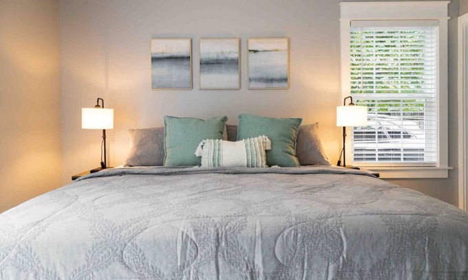 Knoxville House | Bearden Exec · Bearden Executive Rental >8min to UT & Downtown