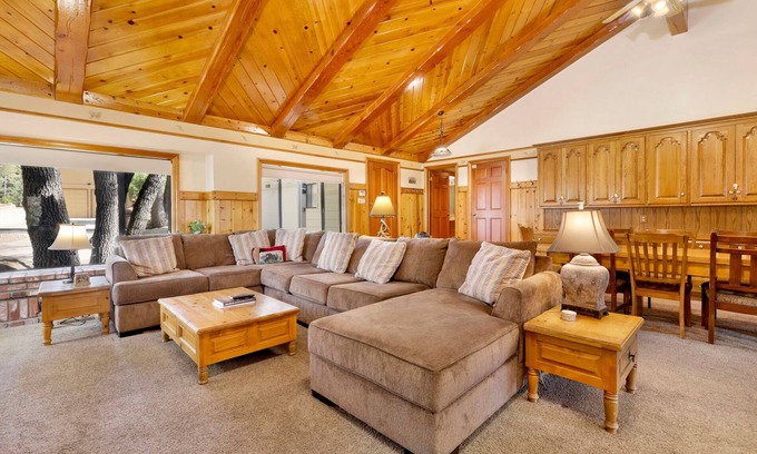 Fox Farm Cabin | Bearfoot Lodge Relaxing Retreat at Big Bear Lake