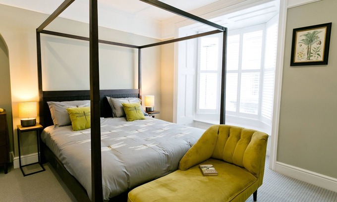 Beaumaris Apartment | Beau Townhouse - a coastal that sleeps 10 guests in 5 bedrooms