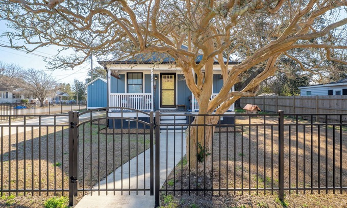 Morehead City Cottage | Beaufort Crystal Coast Cottage-Downtown & Pet Friendly