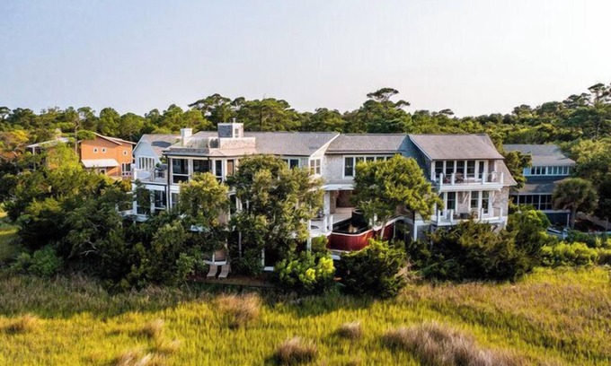 Bald Head Island House | Beauitful marsh front, six bedroom home with infinity pool with hot tub.