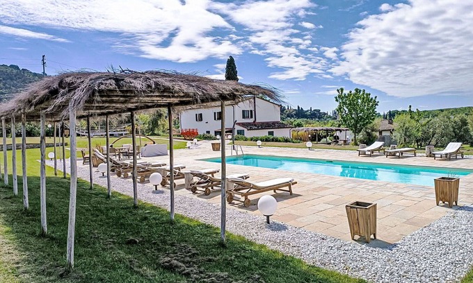 Castiglion Fiorentino Villa | Beautiful private villa for 11 guests with WIFI, A/C, private pool, TV and patio