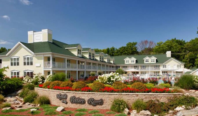 Kelleys Island Hotel | Beautiful 1 Bed 1 Bath Suite Located Seconds From the Beach 112