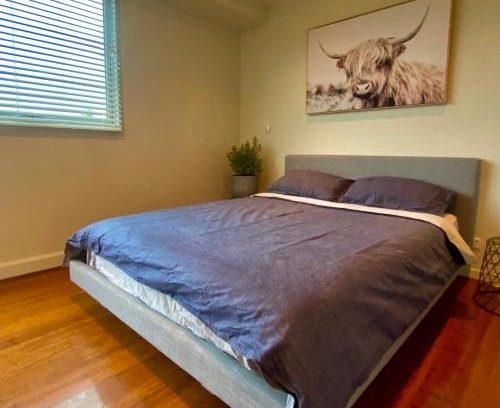 St Kilda Apartment | Beautiful 1-Bed in St Kilda w Parking & Terrace