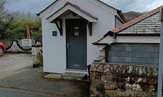 Truro Cottage | Beautiful 1-Bed Riversi Cottage Located in Malpas