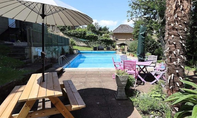 Shanklin Apartment | Beautiful 1 Bedroom apartment with Pool - Great ferry discounts