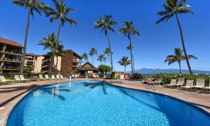 Honokowai Resort | Beautiful 1 bedroom in Lahaina resort with fitness room, AC, and WiFi
