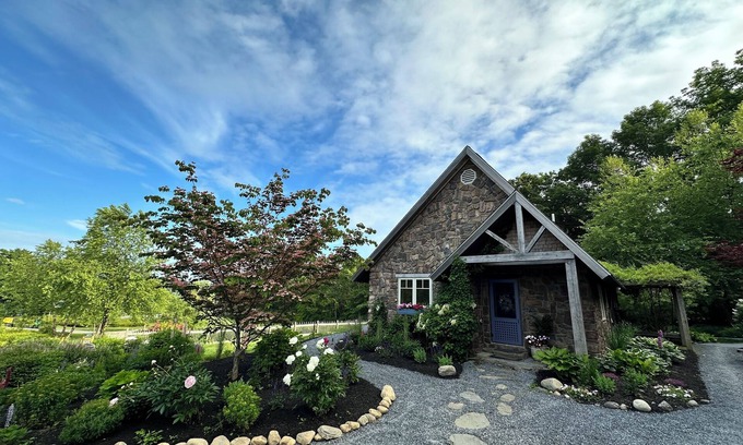 Wiscasset Cottage | Beautiful 13 acre Property on Sheepscot River w/2 Bedroom Cottage & Air Stream