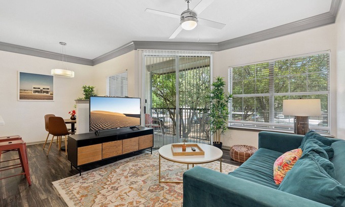 North Burnet Apartment | Beautiful 1BR Next to The Domain 6514