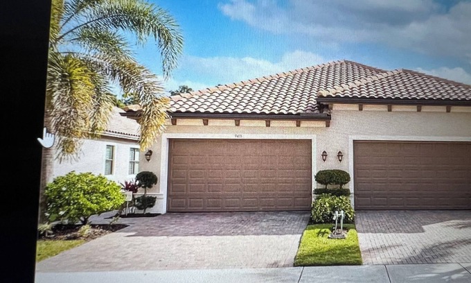 Bonita Springs Villa | Beautiful 2-bdrm villa in Bonita Springs FL with WiFi, garage, active community