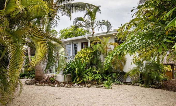 Big Pine Key House | Beautiful 2 Bedroom Pool Home On Big Pine Key