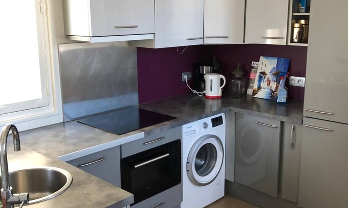 Bois-Colombes Apartment | Beautiful 2-bedroom penthouse apartment