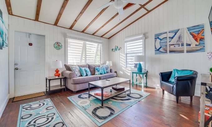 Lake Ridge Apartment | Beautiful 2BR House/1 Gbps/Office Desk+Chair