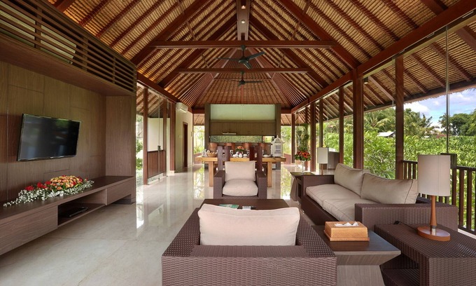 Kemenuh Villa | Beautiful 2BR Villa, 4Min Drive To Tegenungan Waterfall! - W/Swimming Pool!