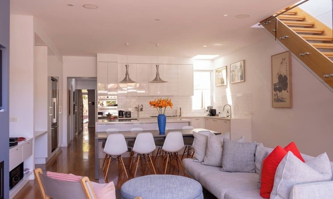 Saint Kilda South Apartment | Beautiful 3- Bed House