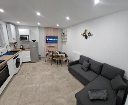 Saint-Priest-en-Jarez Apartment | Beautiful 38 m2 independent 2-room apartment
