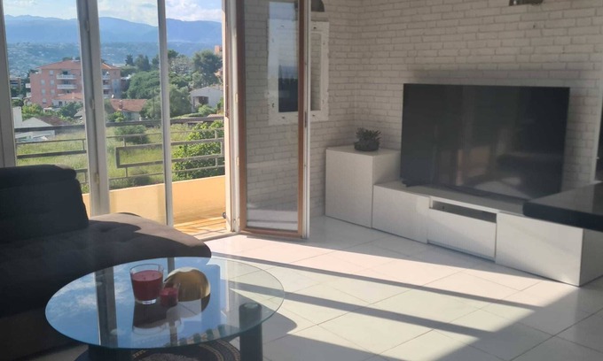 Caucade Apartment | Beautiful 3-room apartment, sea view