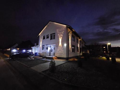 Rhein-Erft-Kreis District Apartment | Beautiful 3 Room big Apartment with kitchen and Balcony