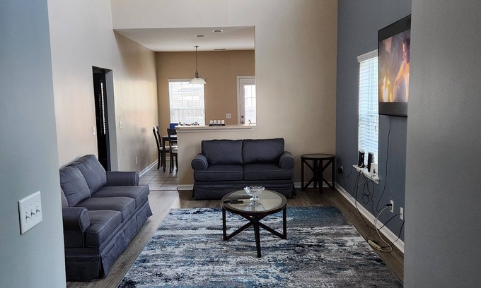 Summerville House | BEAUTIFUL 4 BDR HOME!! All the space you'll need!