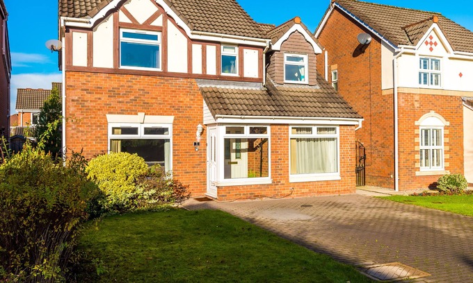 Ellenbrook House | Beautiful 4 bedroom House in Worsley, close to City centre