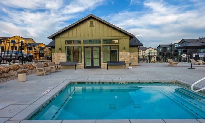 Mountain Green House | Beautiful 4 Bedroom Mountain Getaway Home, Outdoor community Hot Tub, Come Stay!