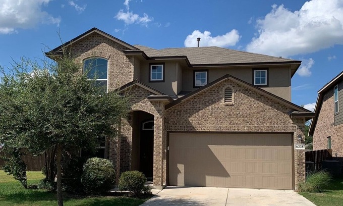 San Antonio House | Beautiful 4 Bedroom Home 1 Block form the National Shooting Complex
