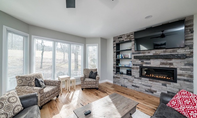 Nellysford House | Beautiful 4-season Mountain Home- New Listing