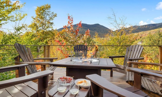 Lincoln House | Beautiful 6 Bdrm Home on Loon with Mtn Views, 1/4 mi to Resort, Pool/Spa Pass