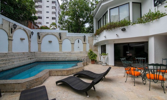 Bocagrande House | Beautiful 6 Bedroom Mansion in Bocagrande