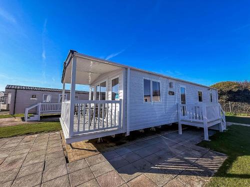 Hopton on Sea Other | Beautiful 8 Berth Caravan With Decking At Hopton Holiday Village Ref 80016W