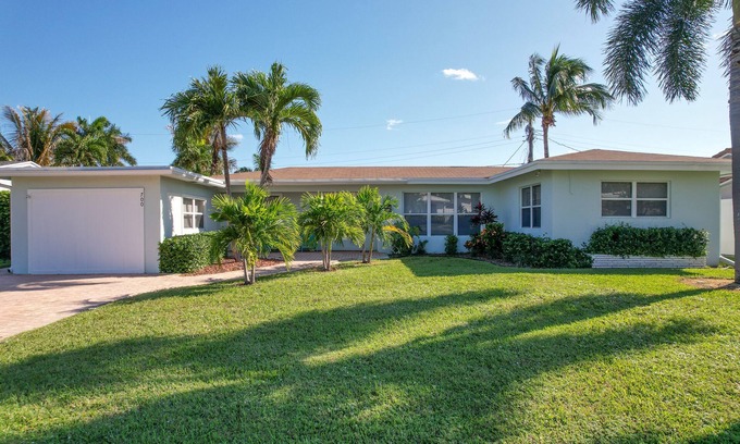Harbor Village House | Beautiful & airy dog-friendly home near the beach with private pool, yard, grill