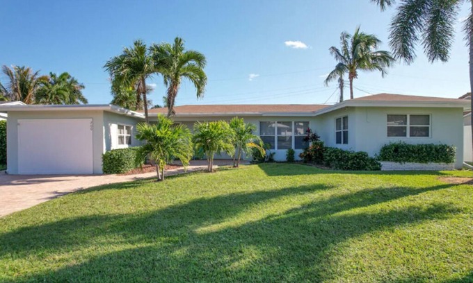 Beachway Estates House | Beautiful & airy dog-friendly home near the beach with private pool, yard, grill