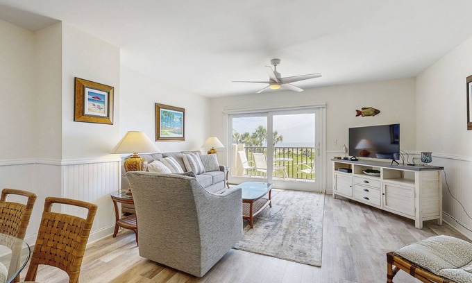 American Beach House | Beautiful Amelia Island townhome with pool & tennis, central AC