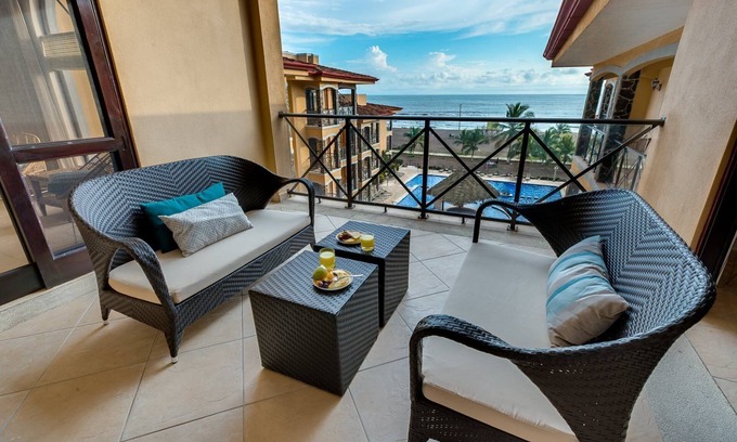 Jaco Apartment | Beautiful and Enchanting Beach Vacation