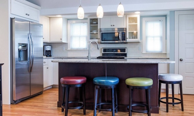 Ocean Grove House | Beautiful and Romantic 1BR Cottage w/Beach Locker