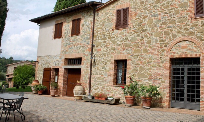 Popoltaio-Schiacciato Villa | Beautiful apartment in villa for 6 guests with A/C, WIFI, pool, TV and terrace