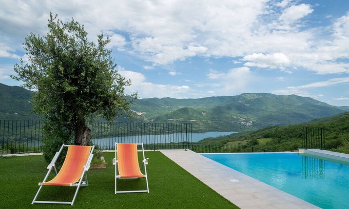 Villa Santa Maria Apartment | Beautiful apartment for 4 guests with WIFI, A/C, pool, TV, balcony and pets allowed