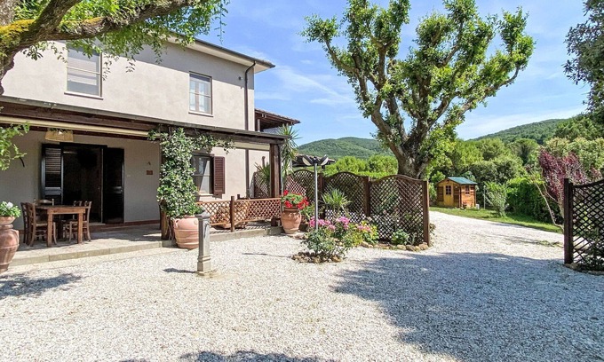 Casale Marittimo Apartment | Beautiful apartment for 5 people with WIFI, pool, TV and patio