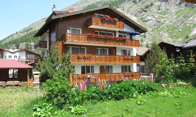 Saas Almagell Apartment | Beautiful apartment for 5 people with WIFI, TV and balcony